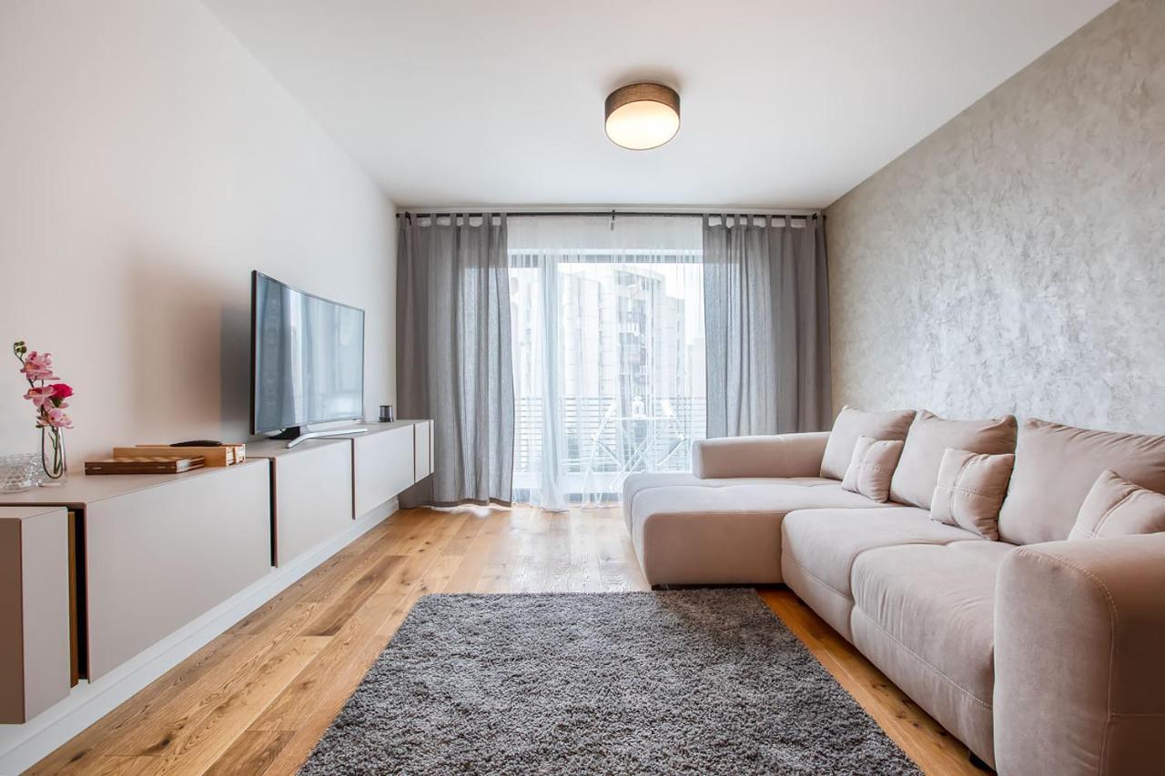 Cosmopolit Booking Braşov Exterior foto