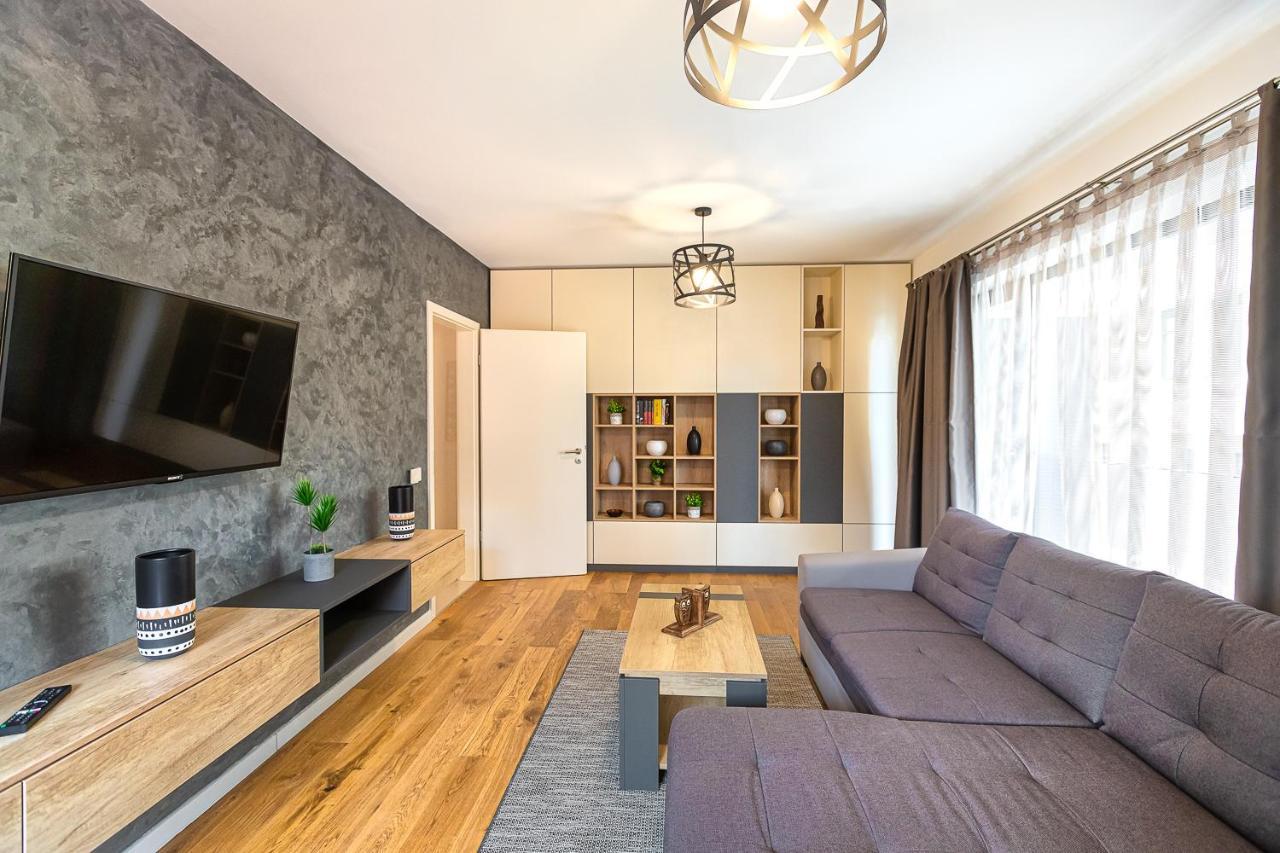 Cosmopolit Booking Braşov Exterior foto